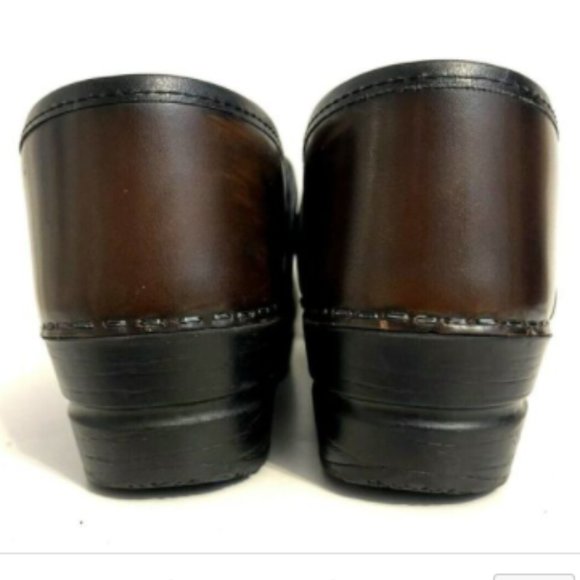 Sanita Professional Smooth Clogs Unisex  US M7 US W9  EU41 Brown Leather Shoes - Picture 5 of 9